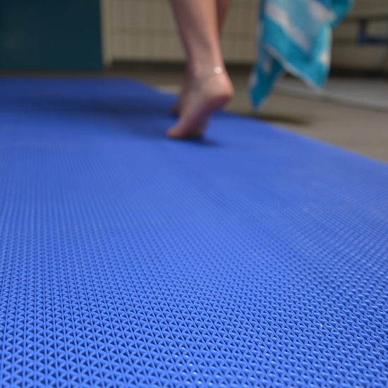 Tapis hygiénique piscine